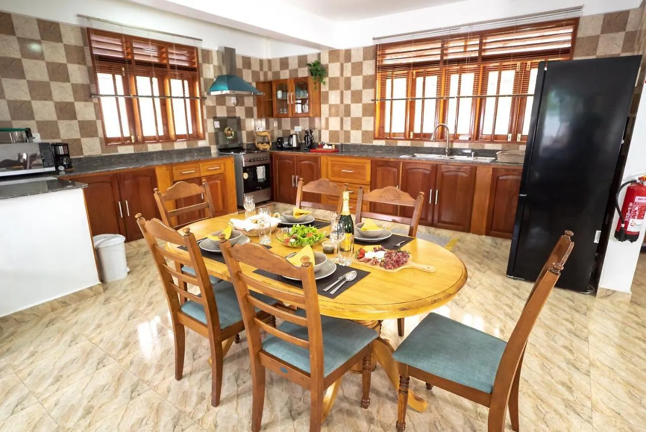 La Belle Residence Self Catering Accommodation Beau Vallon  Feriehus Beau Vallon (Mahe)